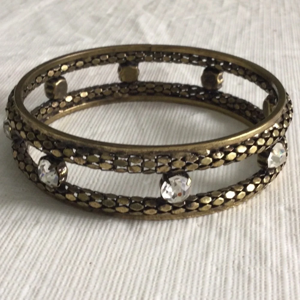 Woman’s Bangle Bracelet with rhinestones color gold